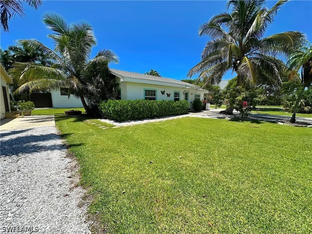 560 9th Avenue S Naples FL 34102