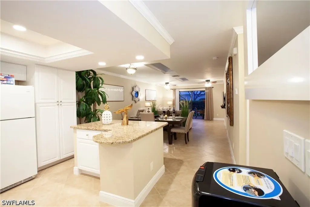 560 9th Avenue S Naples FL 34102