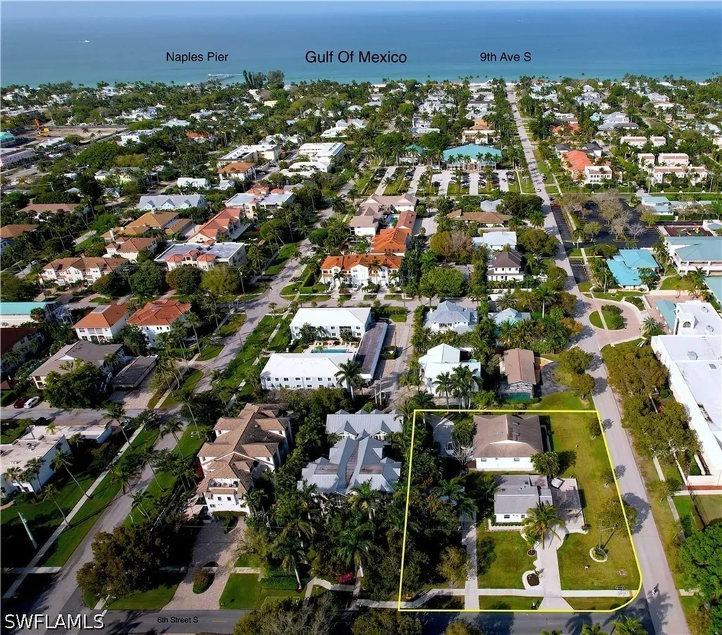 560 9th Avenue S Naples FL 34102