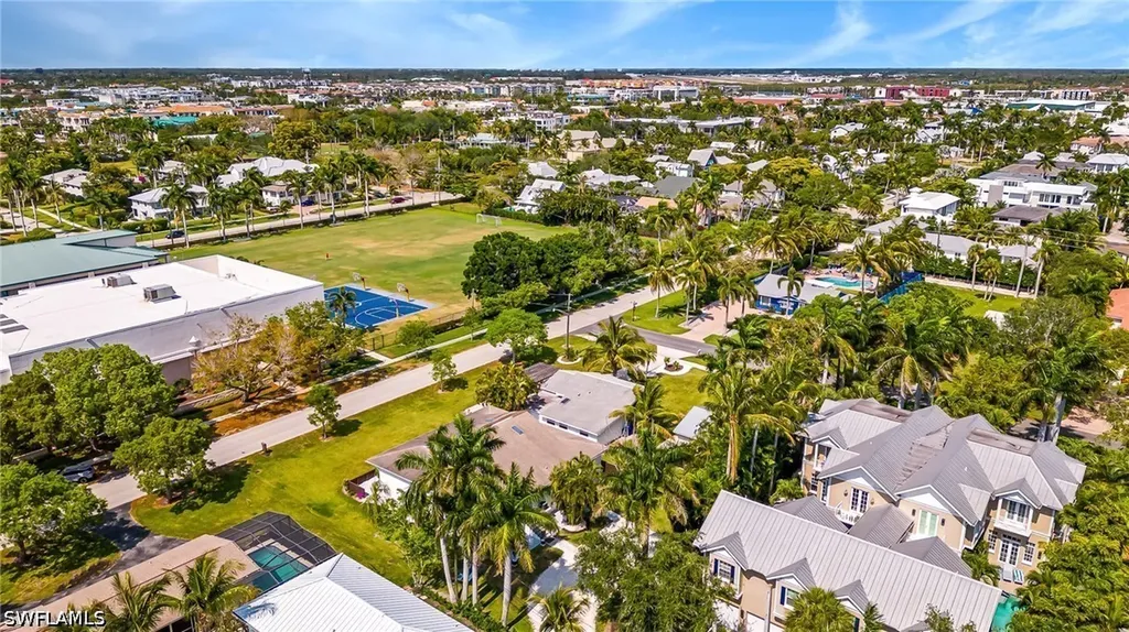 560 9th Avenue S Naples FL 34102