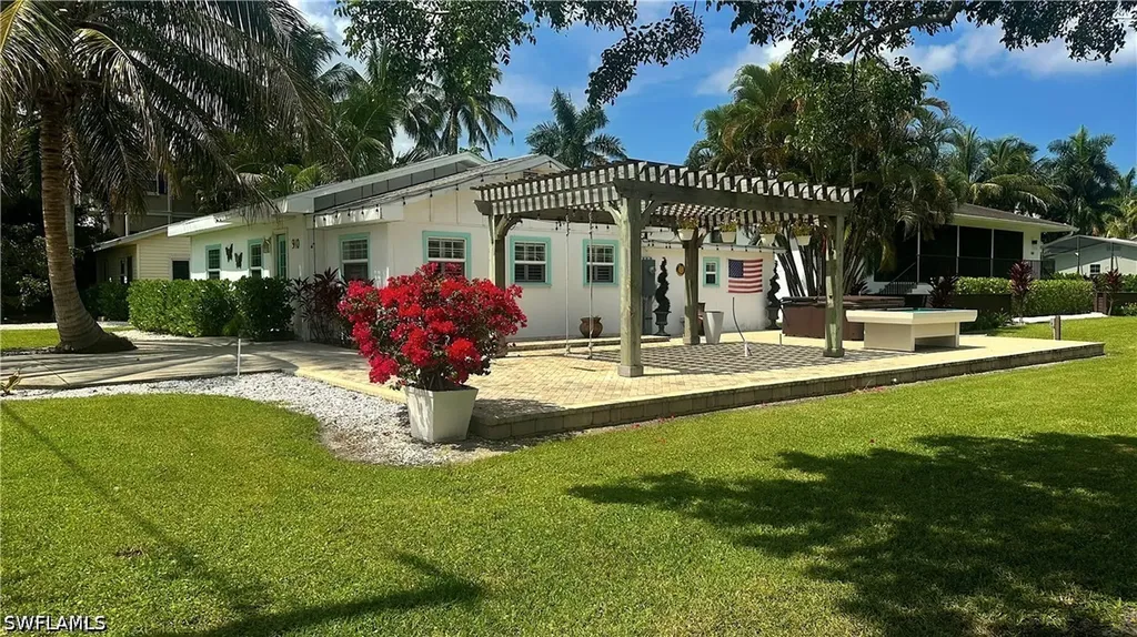 560 9th Avenue S Naples FL 34102