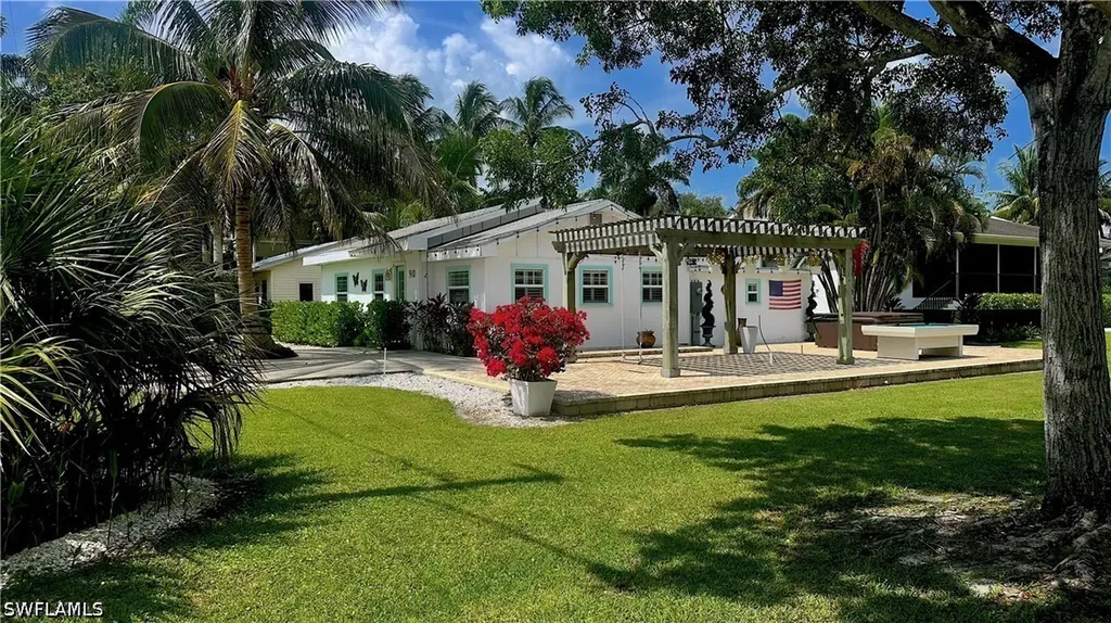 560 9th Avenue S Naples FL 34102