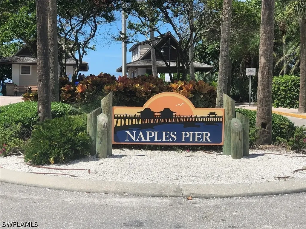 560 9th Avenue S Naples FL 34102