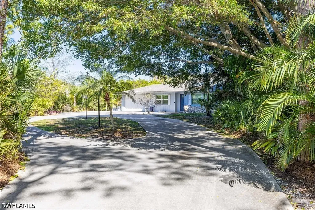 6574 Trail Boulevard Naples FL 34108