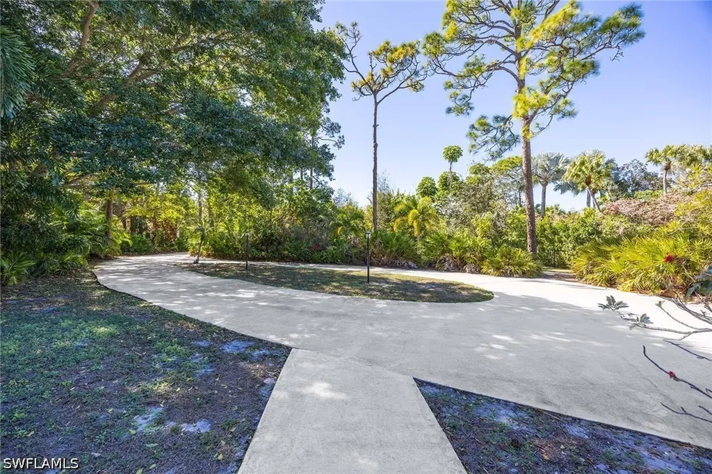 6574 Trail Boulevard Naples FL 34108