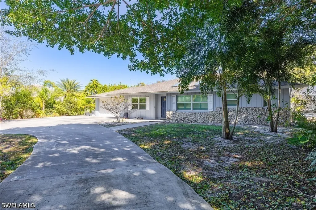 6574 Trail Boulevard Naples FL 34108