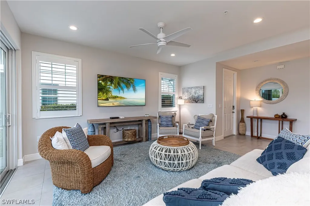 2561 Seychelles Drive Naples FL 34112