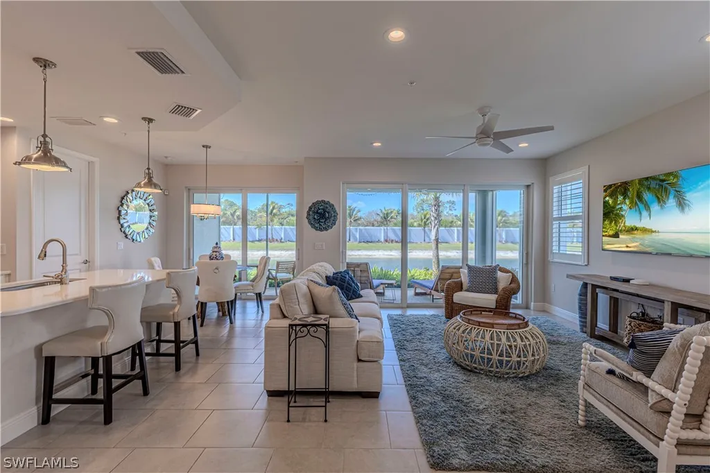 2561 Seychelles Drive Naples FL 34112