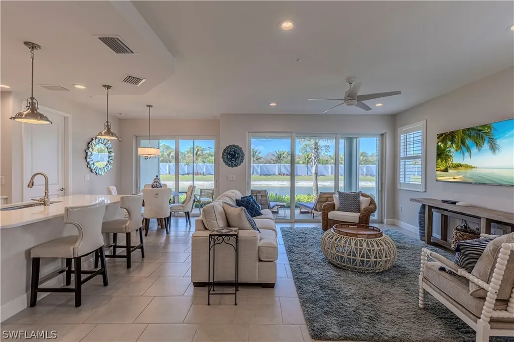 2561 Seychelles Drive Naples FL 34112