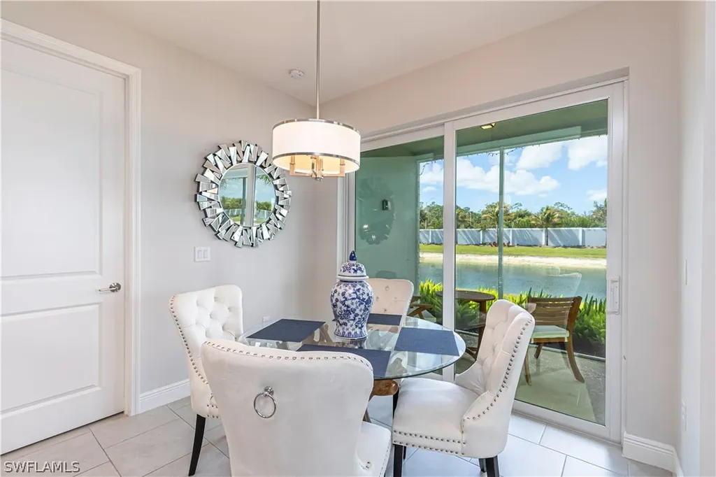 2561 Seychelles Drive Naples FL 34112