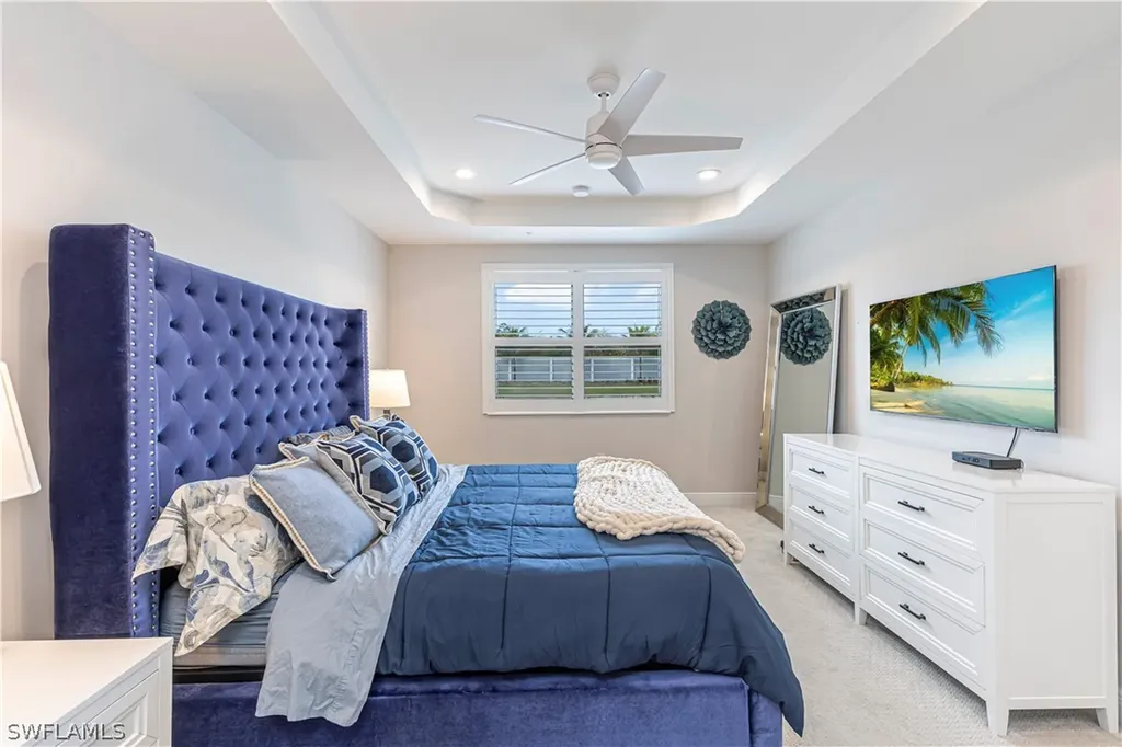 2561 Seychelles Drive Naples FL 34112