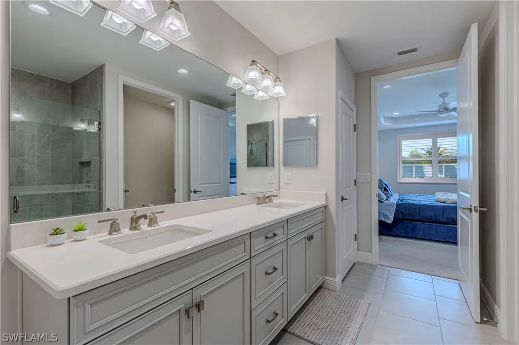 2561 Seychelles Drive Naples FL 34112