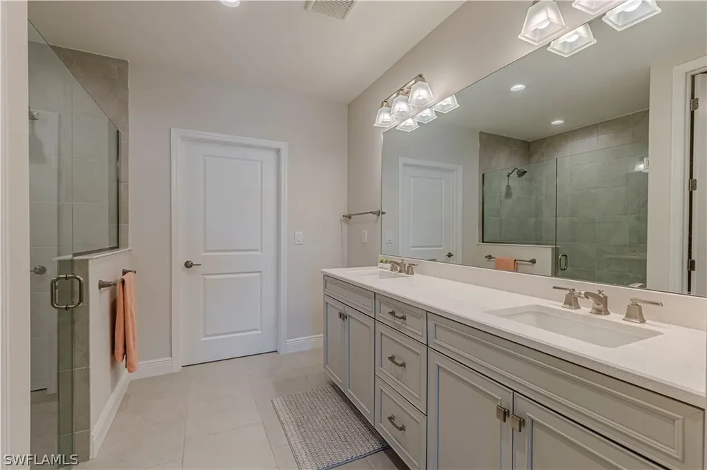 2561 Seychelles Drive Naples FL 34112