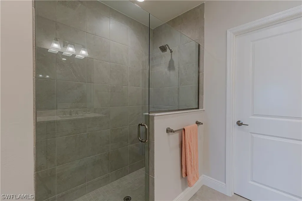 2561 Seychelles Drive Naples FL 34112