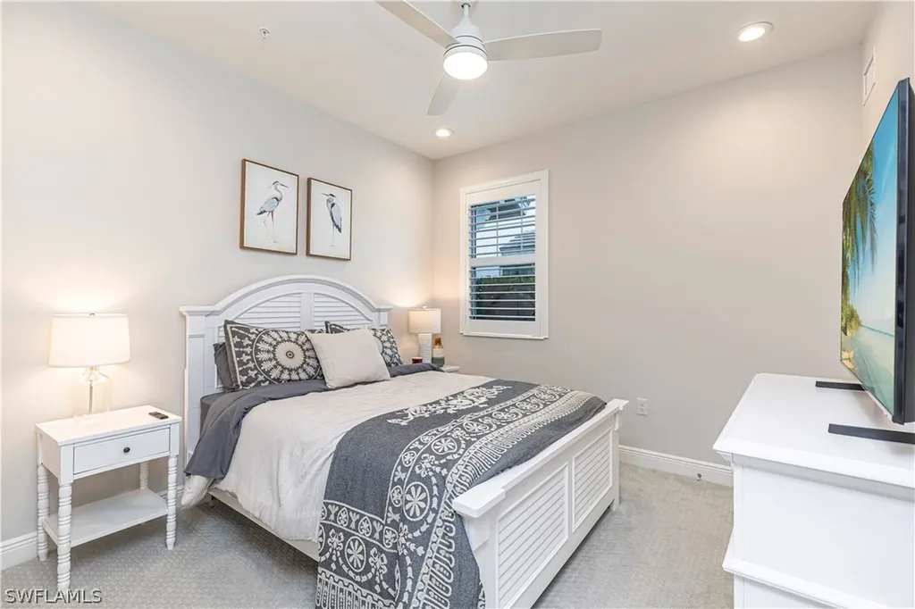 2561 Seychelles Drive Naples FL 34112