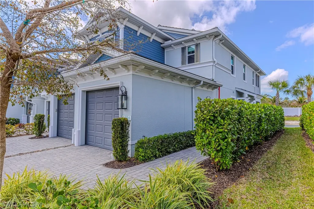 2561 Seychelles Drive Naples FL 34112