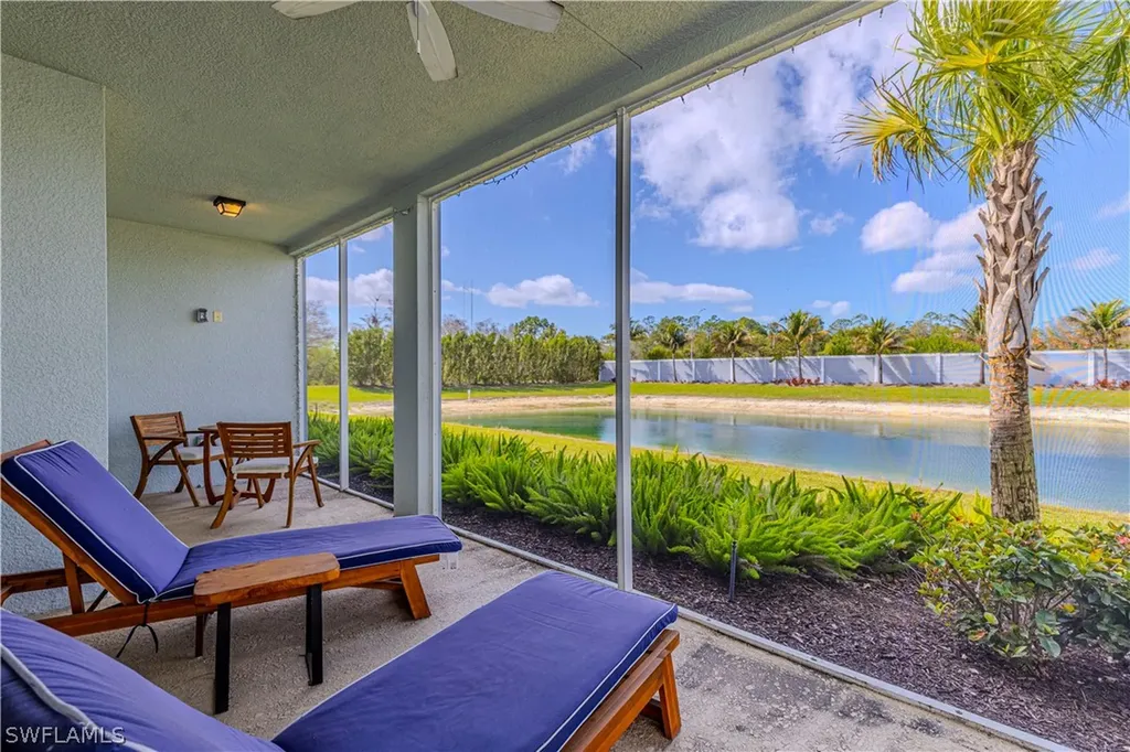 2561 Seychelles Drive Naples FL 34112