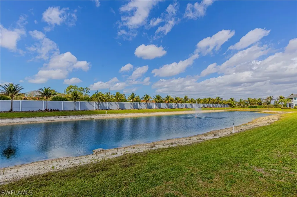 2561 Seychelles Drive Naples FL 34112