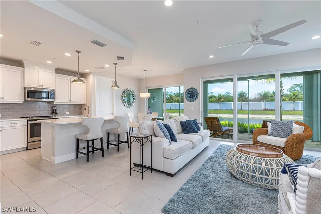 2561 Seychelles Drive Naples FL 34112