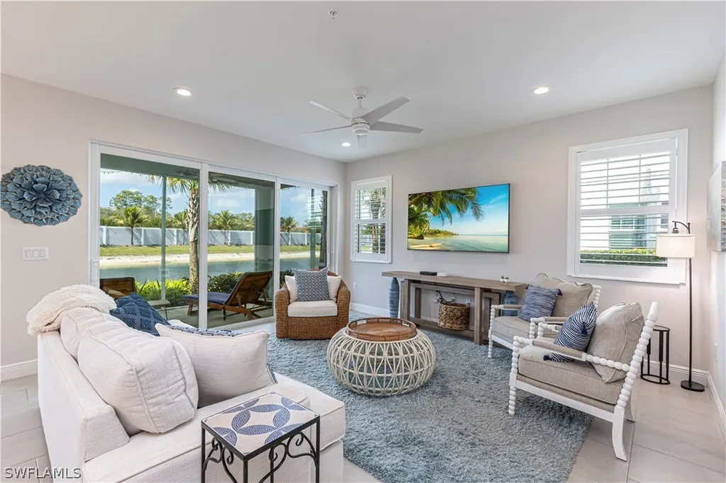 2561 Seychelles Drive Naples FL 34112