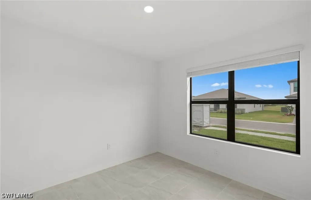 609 Oasis Lake Place Lehigh Acres FL 33936