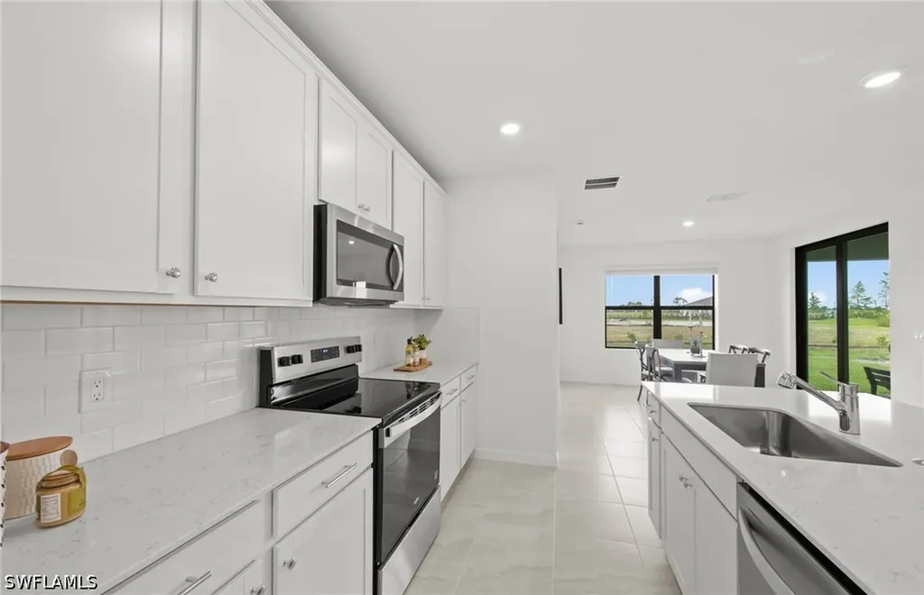 609 Oasis Lake Place Lehigh Acres FL 33936
