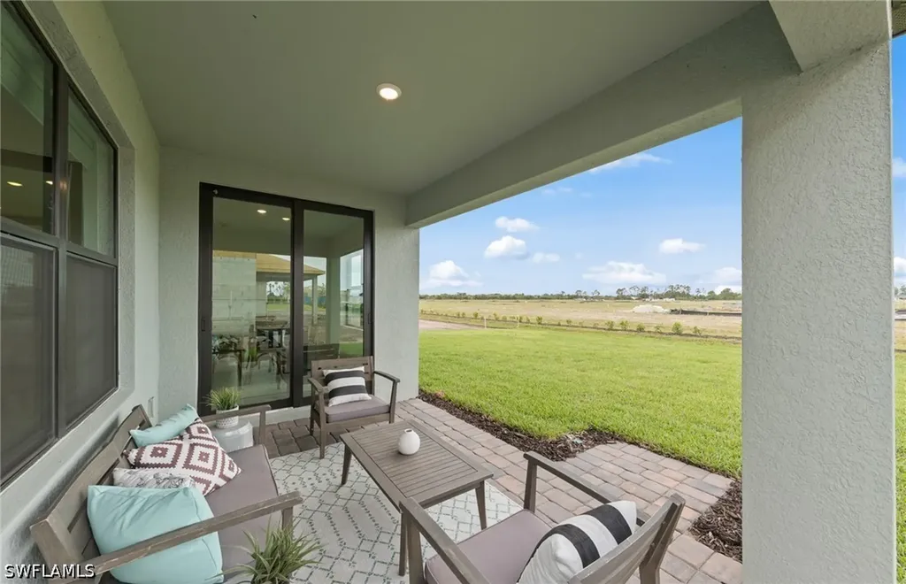 609 Oasis Lake Place Lehigh Acres FL 33936