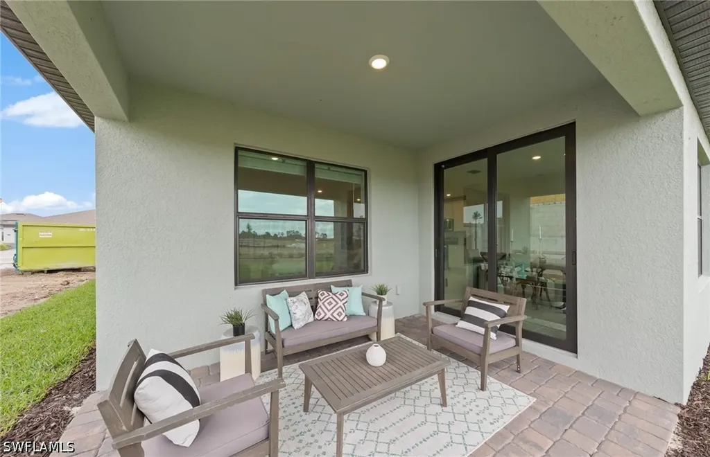 609 Oasis Lake Place Lehigh Acres FL 33936