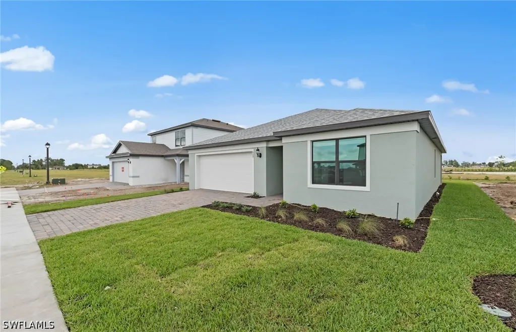 609 Oasis Lake Place Lehigh Acres FL 33936