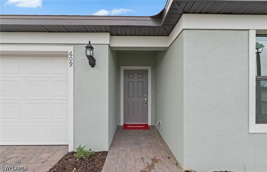 609 Oasis Lake Place Lehigh Acres FL 33936