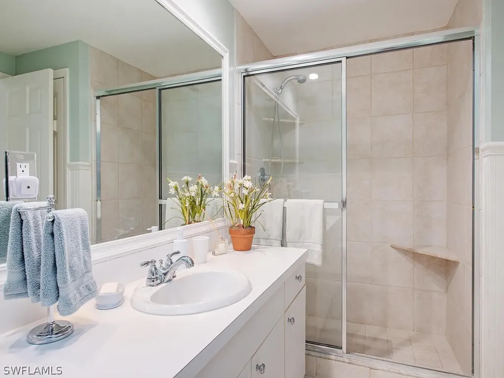 5818 Glencove Drive Naples FL 34108