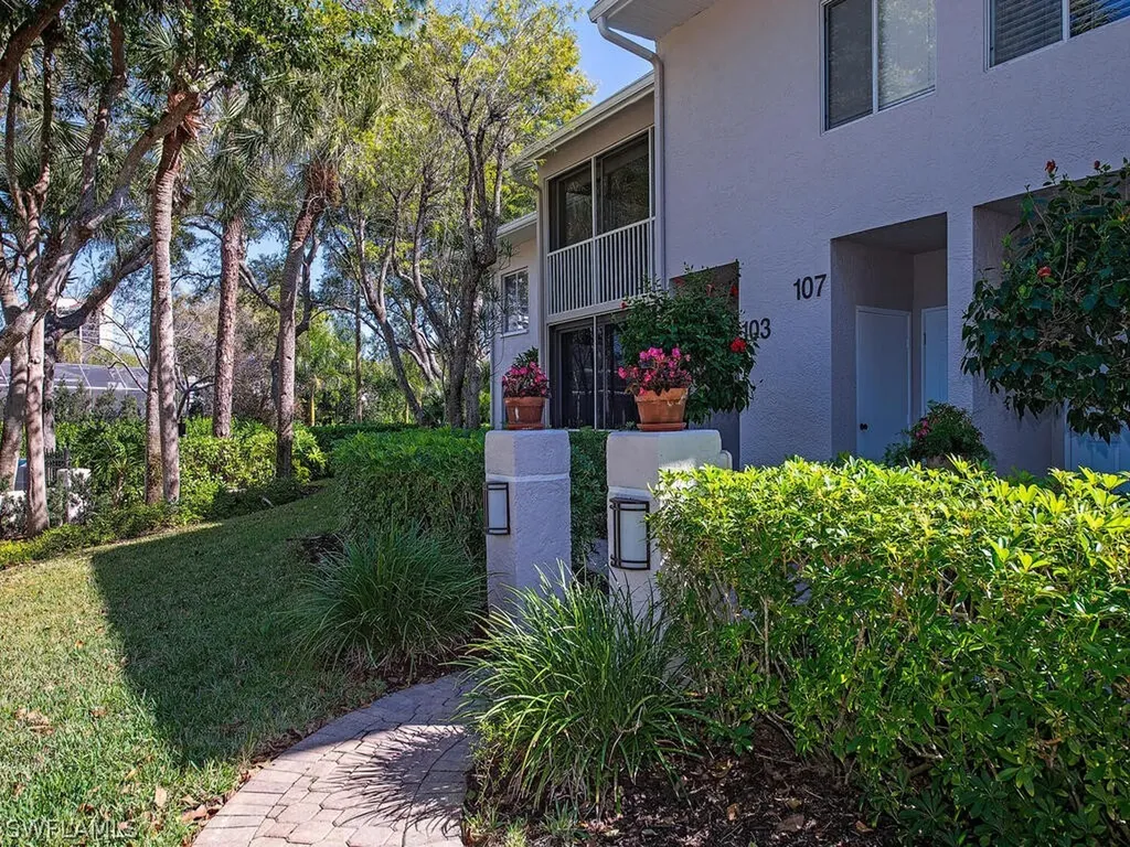 5818 Glencove Drive Naples FL 34108