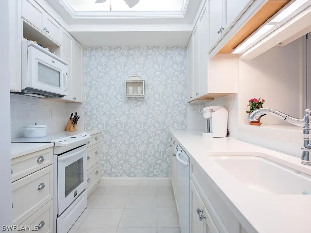 5818 Glencove Drive Naples FL 34108