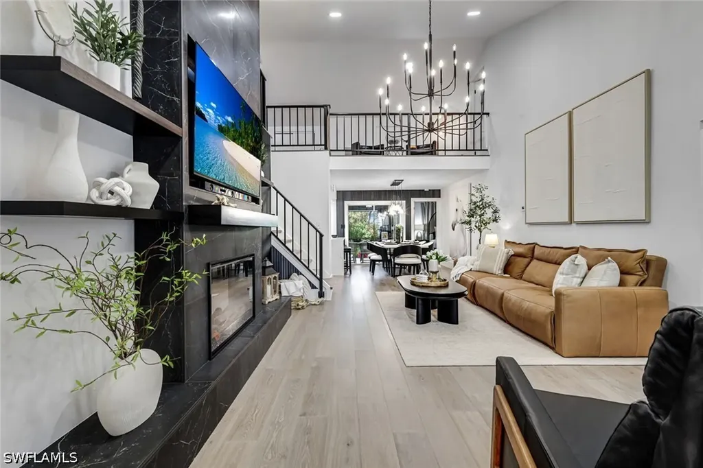 4742 West Boulevard Naples FL 34103