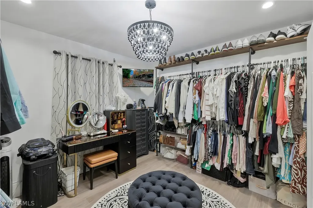 4742 West Boulevard Naples FL 34103
