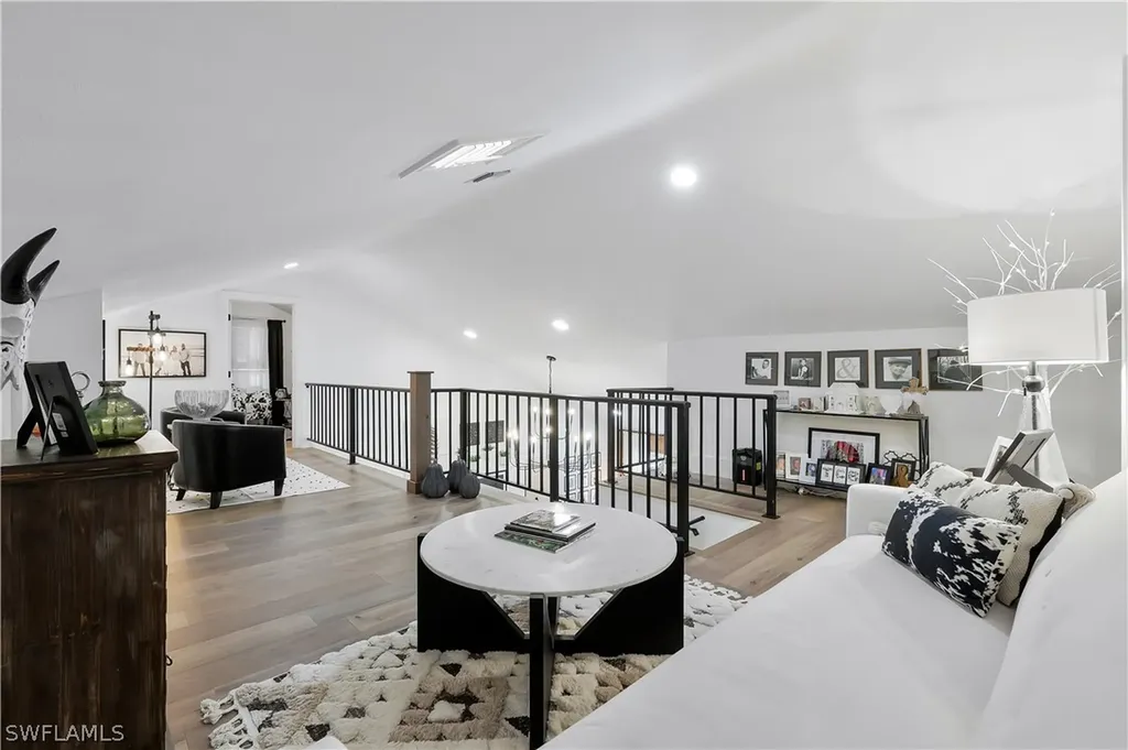 4742 West Boulevard Naples FL 34103