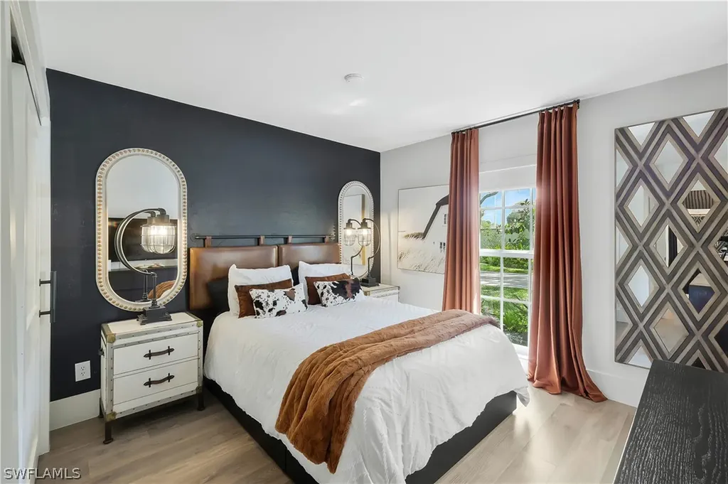 4742 West Boulevard Naples FL 34103