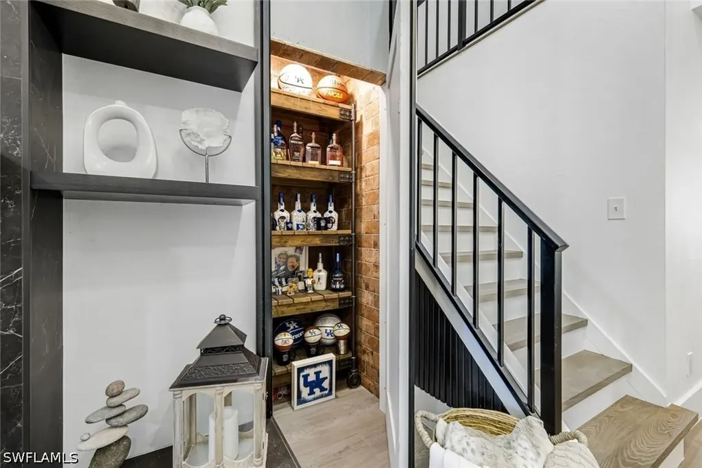 4742 West Boulevard Naples FL 34103