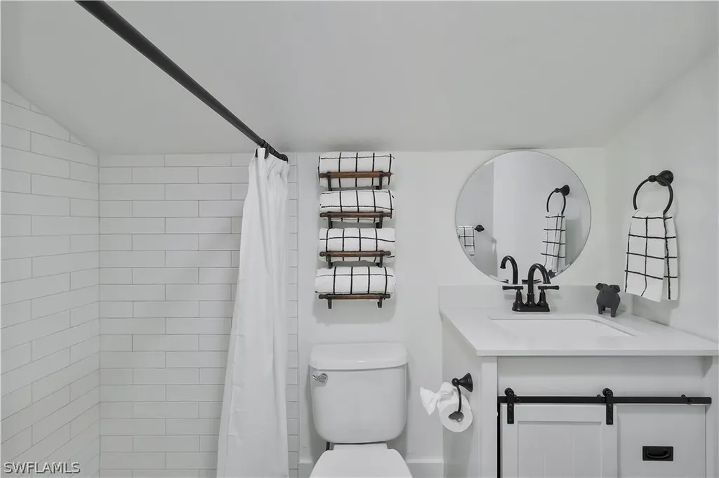 4742 West Boulevard Naples FL 34103