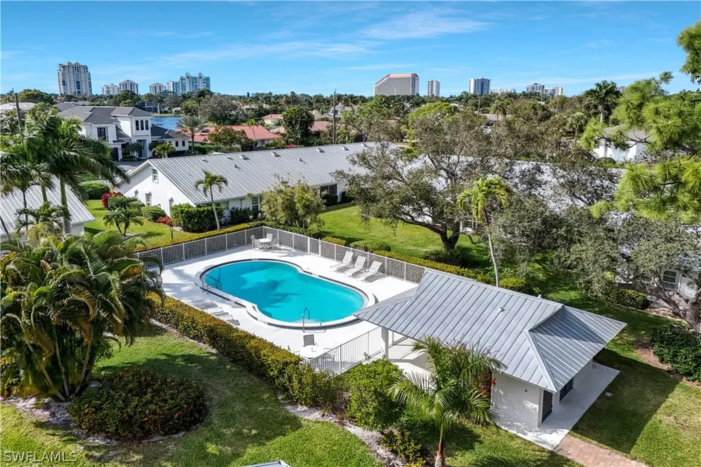 4742 West Boulevard Naples FL 34103