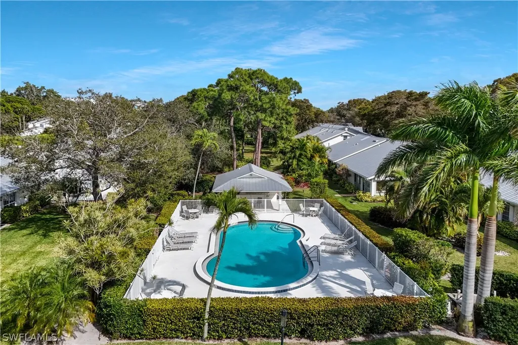 4742 West Boulevard Naples FL 34103