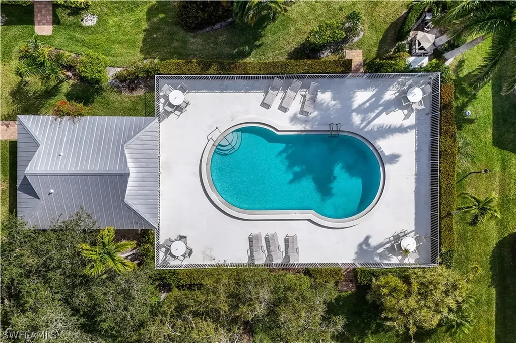 4742 West Boulevard Naples FL 34103