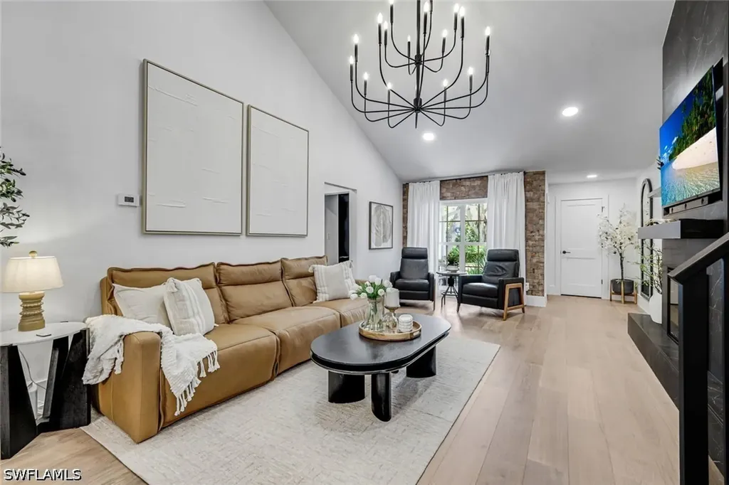 4742 West Boulevard Naples FL 34103