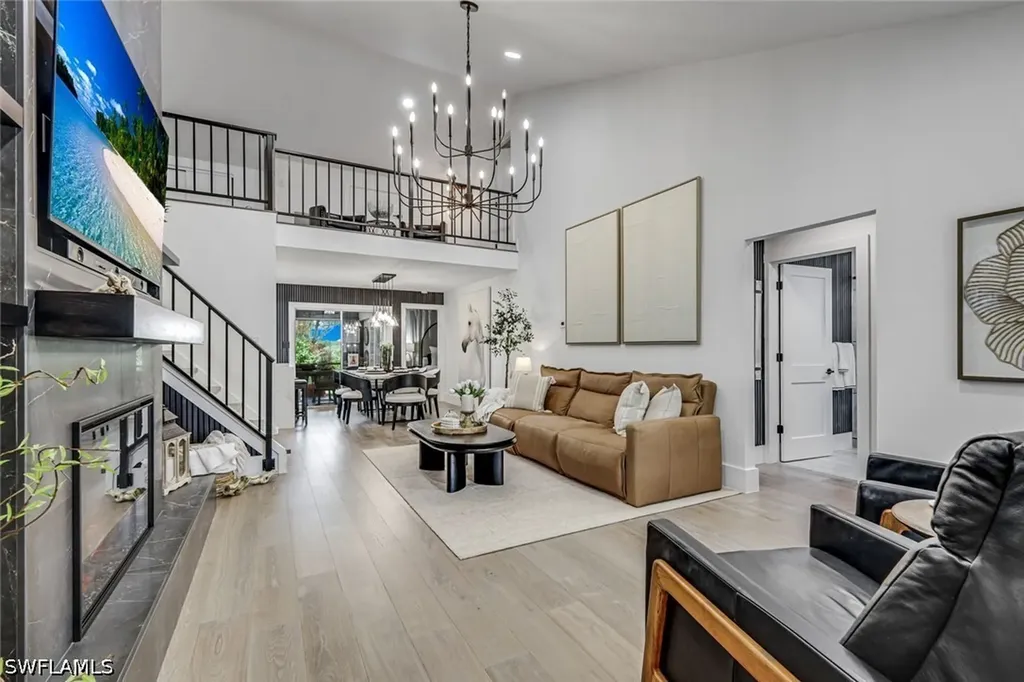 4742 West Boulevard Naples FL 34103