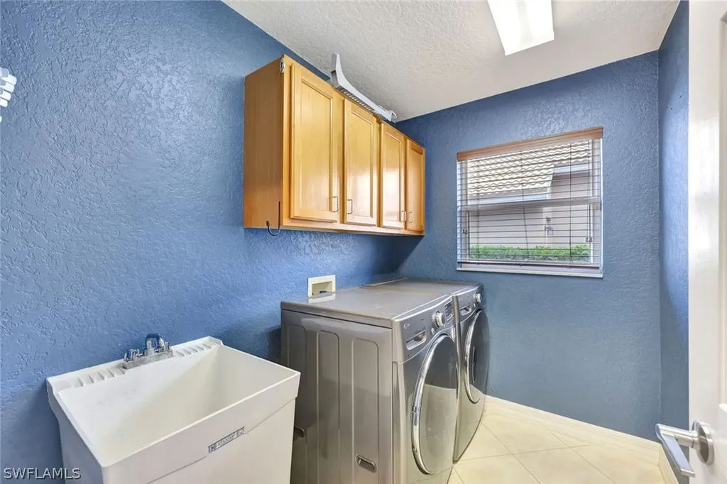 1278 Barrigona Court Naples FL 34119