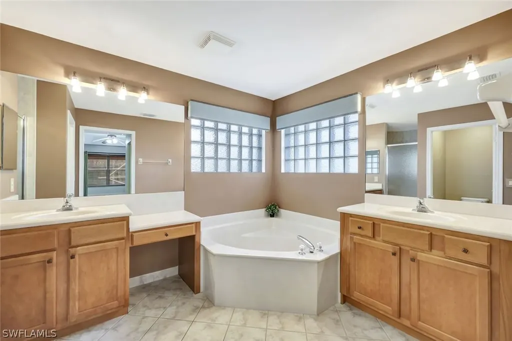 1278 Barrigona Court Naples FL 34119