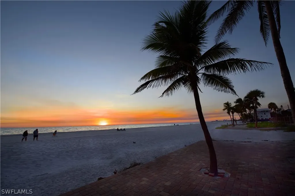 5440 Palmetto Street Fort Myers Beach FL 33931