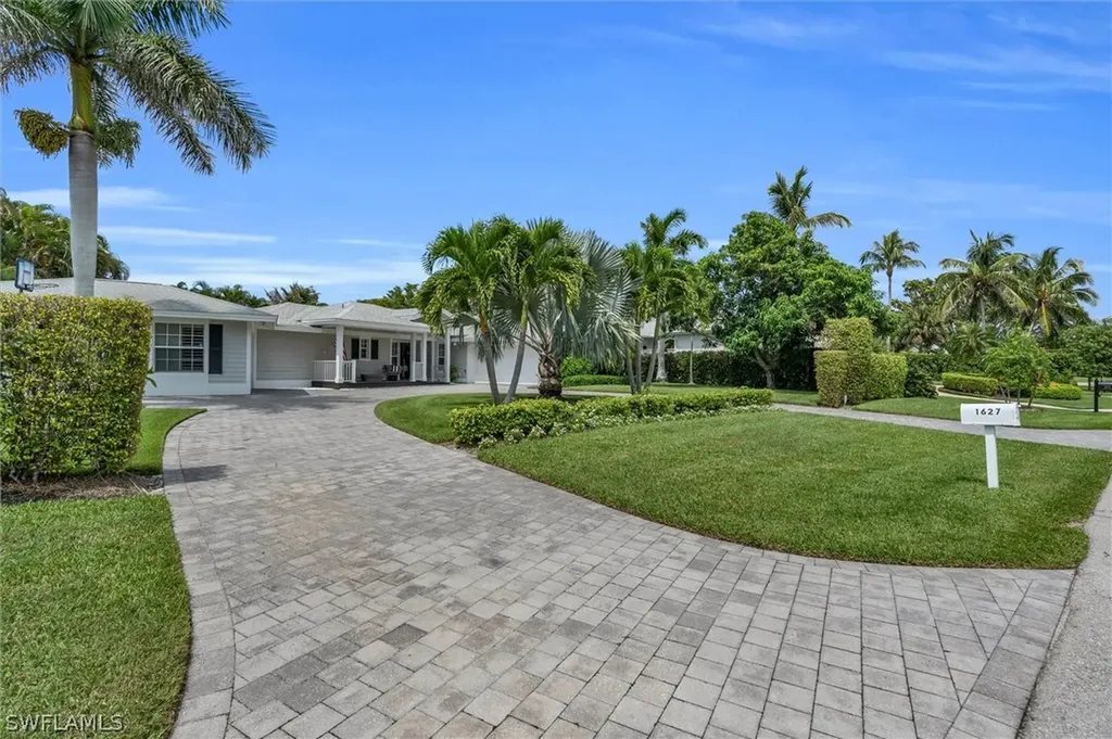 1627 Murex Lane Naples FL 34102