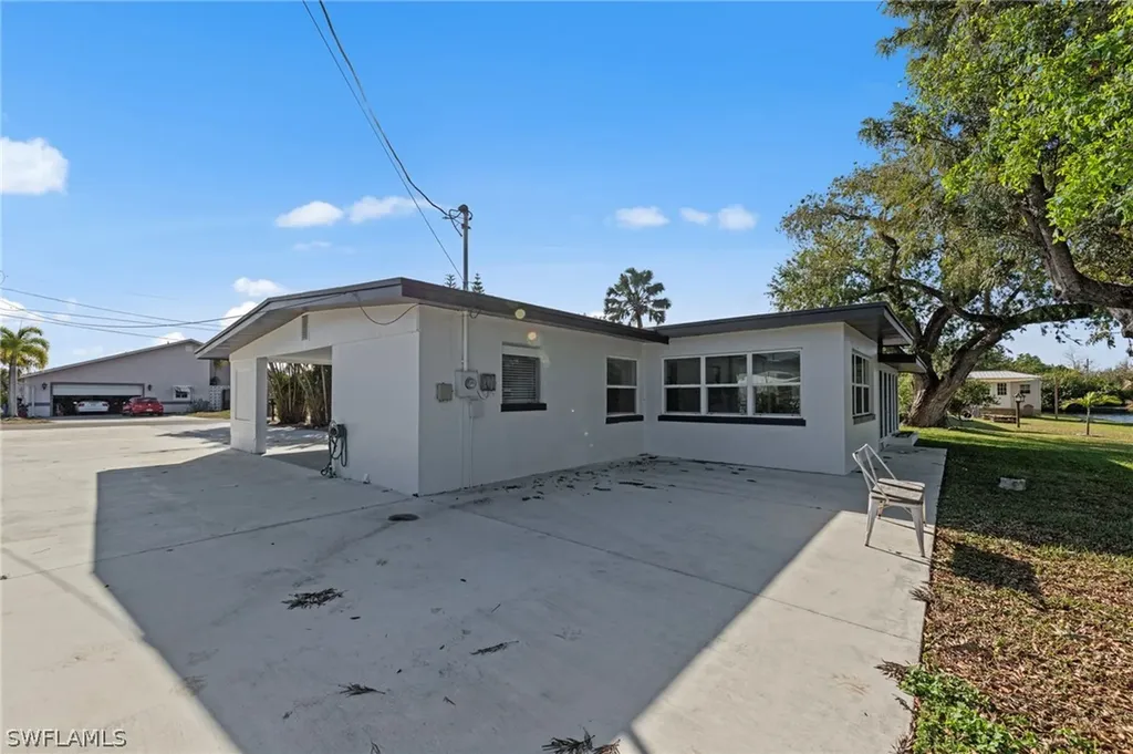 1313 Thompson Street North Fort Myers FL 33903