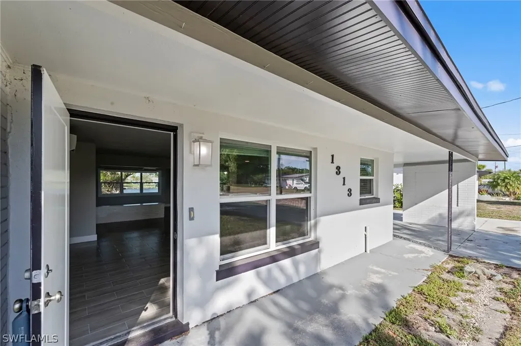 1313 Thompson Street North Fort Myers FL 33903